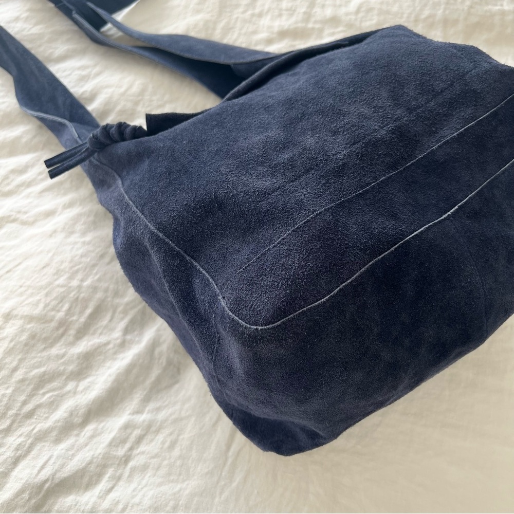 Free People Jessa Carryall Suede Leather Bag in Navy blue rare color! - Picture 8 of 16